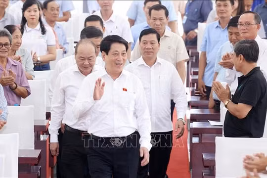 Chủ tịch nước Lương Cường tiếp xúc cử tri 11 xã của TP Hồ Chí Minh