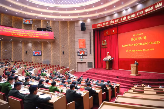 Bộ Công an phát động phong trào thi đua Ba nhất: "Kỷ luật nhất - Trung thành nhất - Gần dân nhất"