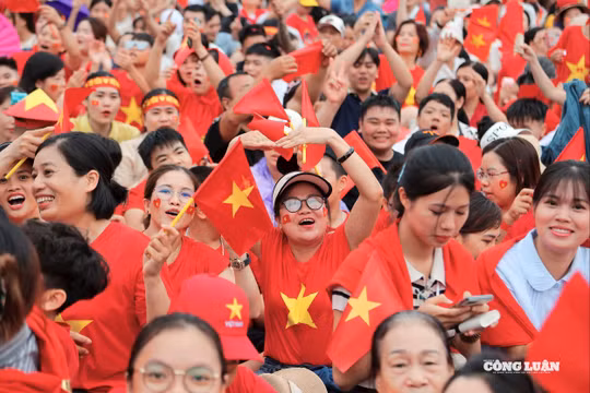 Tự hào tinh thần yêu nước nồng nàn, cháy bỏng của người dân Việt Nam