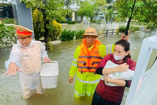 Mưa lũ lịch sử ở Trung Bộ, Bộ Xây dựng kích hoạt ứng phó khẩn cấp