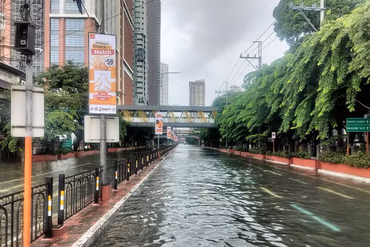 Ngập lụt nghiêm trọng sau bão Wipha ở Philippines, hơn 48.000 người phải sơ tán