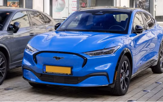 Nếu làm CEO Ford một ngày, độc giả sẽ làm gì?