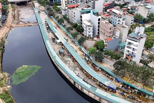 Chủ tịch Hà Nội phê bình quận Hà Đông, đốc thúc xử lý vụ chợ La Khê tồn tại trái phép