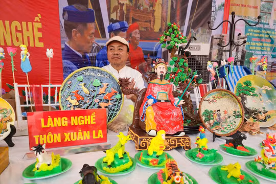 Phượng Dực (Hà Nội): Tổ chức Triển lãm làng nghề 2025 với 145 gian hàng