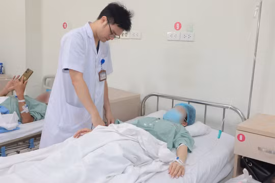 Chủ quan với đau bụng, người phụ nữ bị viêm phúc mạc, nguy cơ tử vong cao