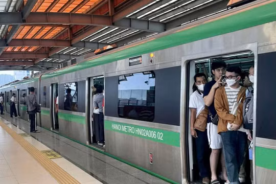 Hành khách đi tàu điện thế nào để thuận tiện trong dịp nghỉ lễ 2/9?
