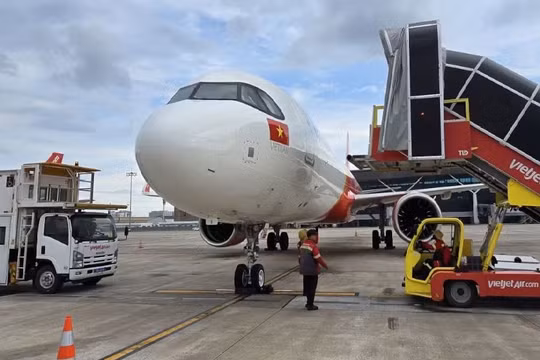 Vì sao nhiều chuyến bay do Vietjet Air khai thác bị chậm giờ?