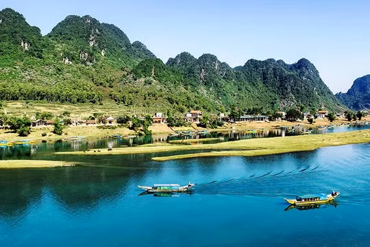Dự báo thời tiết ngày 2/5: Miền Bắc chuyển nắng đẹp, miền Nam mưa dông