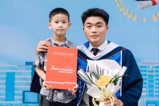 Thủ khoa 10X bước ra từ nghèo khó, vào nghề giáo ngay lần thi viên chức đầu tiên