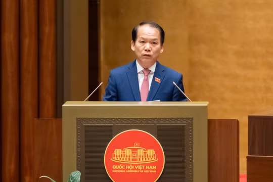 10 đối tượng bị bắt giam sau màn hỗn chiến vì 'nhìn đểu'