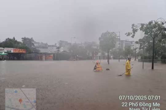 Hà Nội: Từ sáng sớm đã có nhiều khu vực bị ngập sâu do mưa lớn