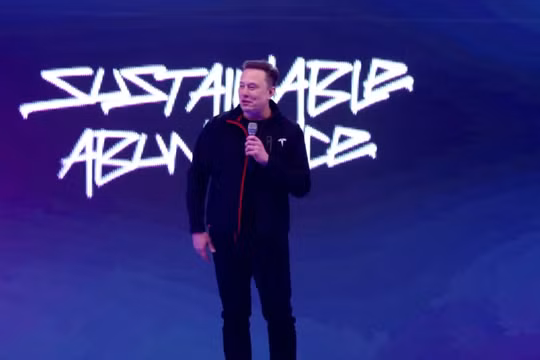 Với mức lương 'nghìn tỷ' vừa được phê duyệt, Elon Musk có thể mua gì?