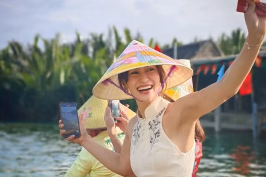 Ngôi sao vừa du lịch Hội An có quyền lực trong làng giải trí Thái Lan thế nào?