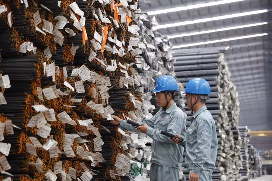 Chứng khoán phục hồi, cổ phiếu thép tăng trở lại