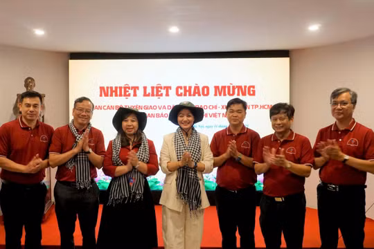 Đoàn công tác Ban Tuyên giáo – Dân vận, Báo chí – Xuất bản TP. Hồ Chí Minh tham quan, làm việc tại Bảo tàng Báo chí Việt Nam