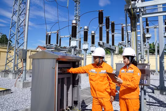 Vững vàng vượt khó, EVNNPC hoàn thành toàn diện các chỉ tiêu 9 tháng đầu năm 2025