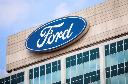 Ford thu hồi hơn 355.000 xe vì lỗi bảng điều khiển