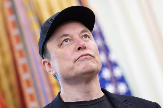 Elon Musk mất ngôi người giàu nhất thế giới sau biến động tài sản