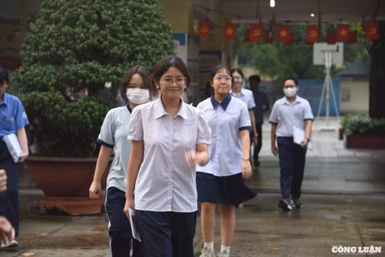 Học sinh TP HCM khép lại cuộc đua vào trường chuyên