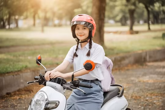 Đồng hành cùng con trên mọi hành trình – Giải pháp an toàn cho xe điện học sinh