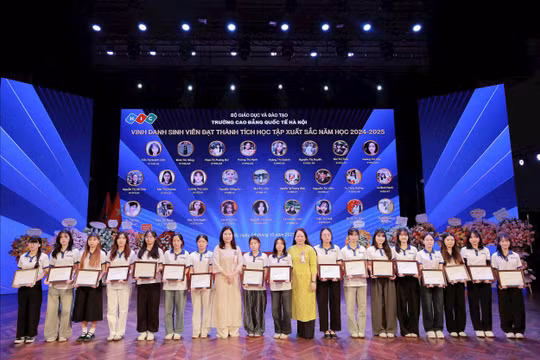 HIC khơi dậy tinh thần “Chủ động – Công nghệ – Hội nhập – Sáng tạo” trong năm học mới