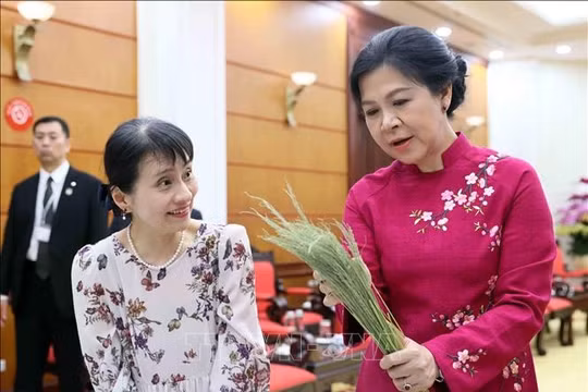 Phu nhân Tổng Bí thư tiếp Phu nhân Thủ tướng Nhật Bản, trải nghiệm văn hóa truyền thống Việt Nam