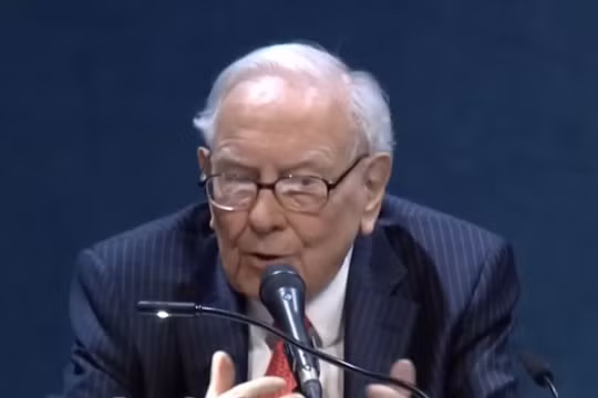 Tỷ phú Warren Buffett chỉ trích chủ nghĩa bảo hộ khi tuyên bố rời khỏi Berkshire
