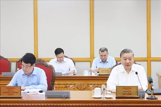 Tổng Bí thư Tô Lâm chủ trì cuộc họp cho ý kiến về tiến độ sắp xếp tổ chức bộ máy và đơn vị hành chính các cấp