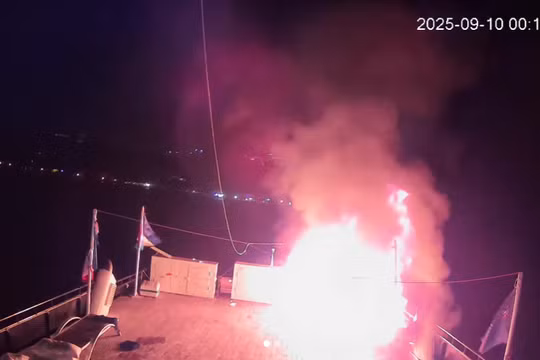 Video tàu cứu trợ Gaza lại bị tấn công bằng drone tại Tunisia