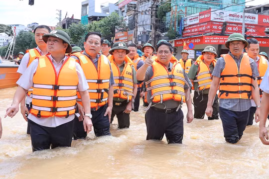 Khắc phục hậu quả thiên tai sau bão số 11: Không để người dân 'màn trời chiếu đất', thiếu ăn, thiếu mặc, đói, rét