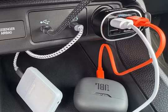 ‏Cổng USB trên ô tô: "Kho báu" bị lãng quên‏