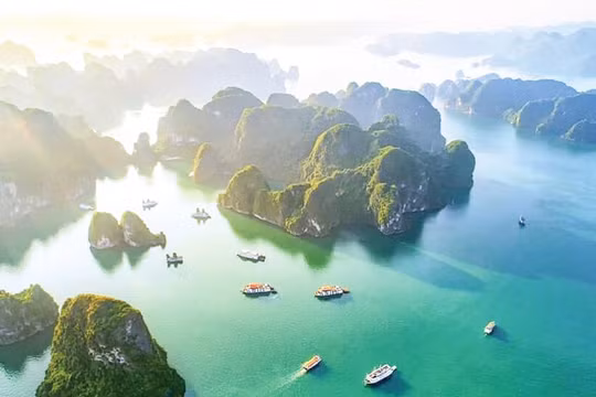 Khách mua vé tham quan vịnh Hạ Long phải cung cấp thông tin nhận diện