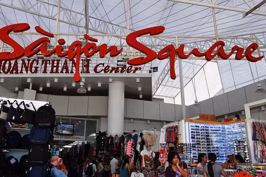Cơ quan chức năng nói về tình trạng buôn bán hàng giả ở Saigon Square
