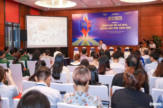 Hai phiên Diễn đàn Báo chí 2025: Thu hút đông đảo người làm báo trẻ