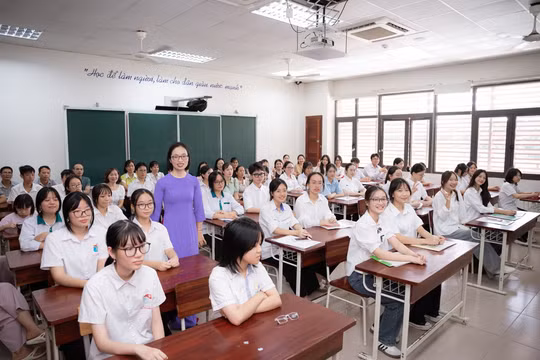 Chấm dứt bất cập, giáo viên dạy thêm giờ không còn 'thiệt quyền lợi'