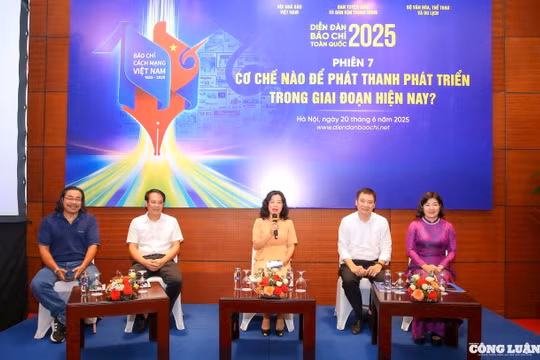 Tiếng nói của cảm xúc và trí tưởng tượng: Phát thanh Việt Nam làm gì để 'chạm' tới công chúng số?