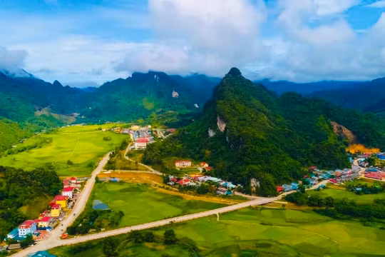 Tuyên Quang: Đẩy mạnh phát triển hạ tầng, tạo nền tảng giảm nghèo bền vững