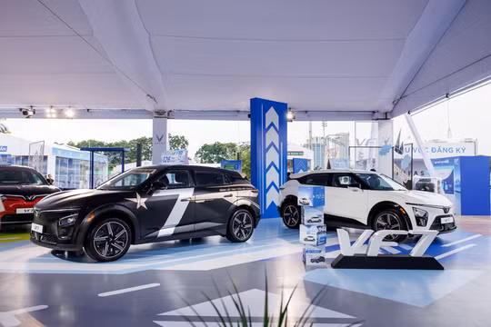 Xe gầm cao cỡ C ngày càng hút khách