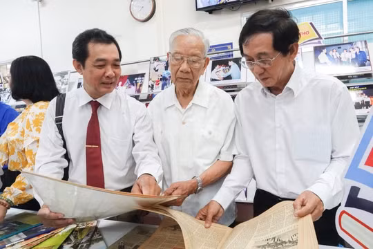 Cần Thơ tổ chức triển lãm chuyên đề ‘Bài báo là tờ hịch cách mạng’