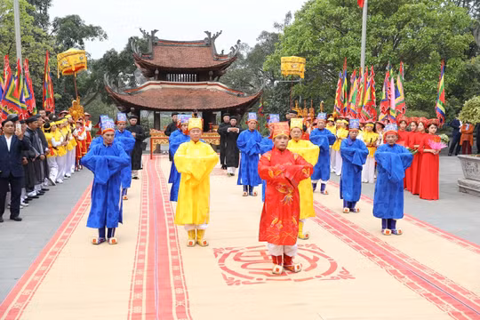 Phú Thọ: Dâng hương giỗ Đức Quốc Tổ Lạc Long Quân và tưởng niệm Tổ Mẫu Âu Cơ 2025
