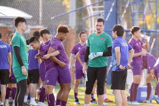 ĐT Việt Nam rèn thể lực, sẵn sàng đấu Thái Lan tại Chung kết AFF Cup lượt về