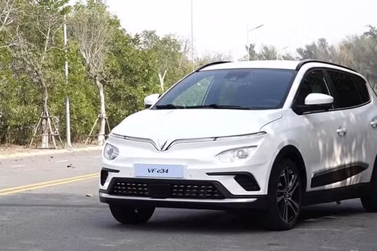 VinFast VF e34 tháng 12/2025: Giá lăn bánh và chính sách mới nhất