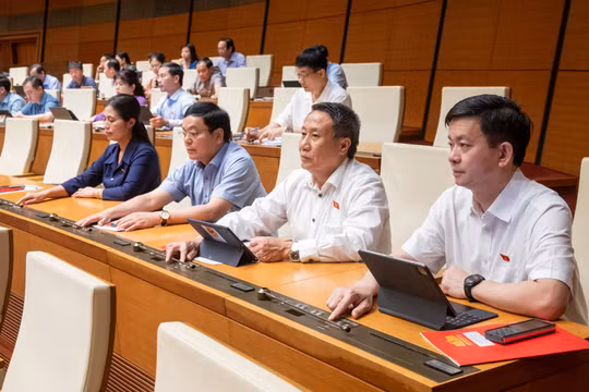 Thông qua Nghị quyết về thí điểm Viện kiểm sát nhân dân khởi kiện vụ án dân sự