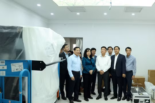 Phải làm ngày làm đêm để lắp đặt, chạy thử thiết bị tại cơ sở 2 Bệnh viện Bạch Mai và Việt Đức