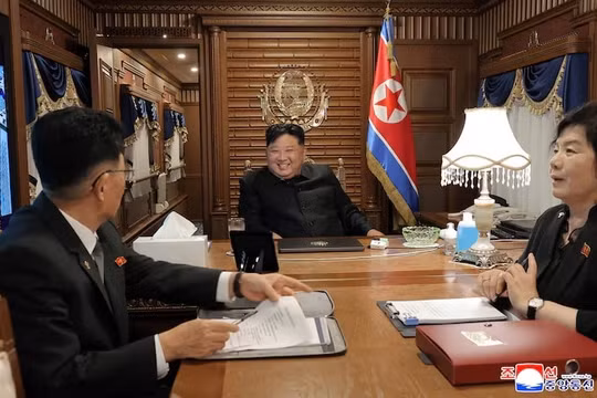 Nhà lãnh đạo Kim Jong Un của Triều Tiên đến thăm Trung Quốc bằng tàu hỏa