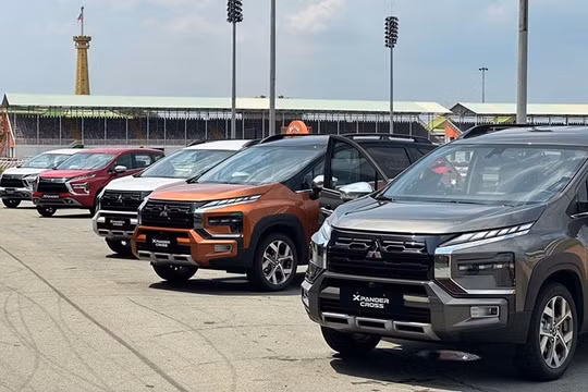 Mitsubishi Xpander Cross 2025: Giá lăn bánh tháng 12/2025