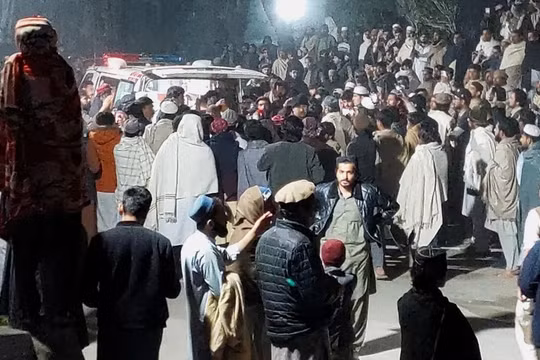 Đánh bom liều chết ở Pakistan, nhiều trẻ em thiệt mạng