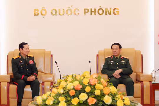 Tích cực củng cố sự tin cậy chính trị, quan hệ đoàn kết, gắn bó giữa quân đội hai nước Việt Nam - Lào