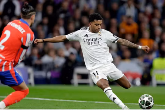 Hàng công thăng hoa, Real Madrid đánh bại Atletico tại 1/8 Champions League