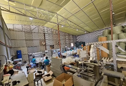 Phát hiện cơ sở sản xuất hàng nghìn sản phẩm bông tẩy trang nhãn hiệu LASOIREE giả